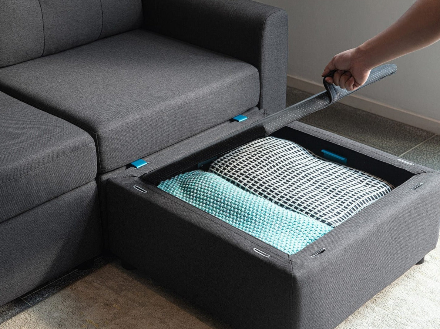 RUBIK III  6 Seats with 2 Ottomans